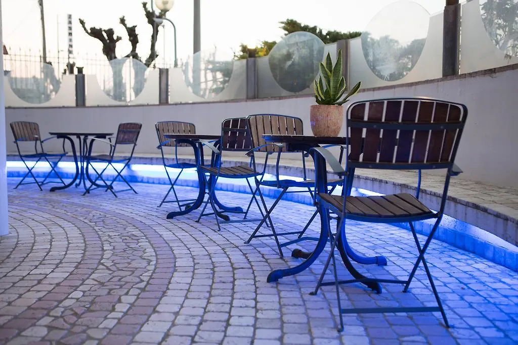 Amba Hotel Rimini 3*,